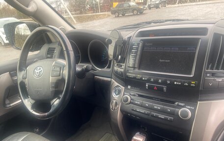 Toyota Land Cruiser 200, 2010 год, 3 100 000 рублей, 15 фотография