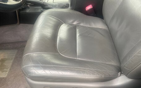 Toyota Land Cruiser 200, 2010 год, 3 100 000 рублей, 18 фотография