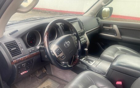 Toyota Land Cruiser 200, 2010 год, 3 100 000 рублей, 17 фотография