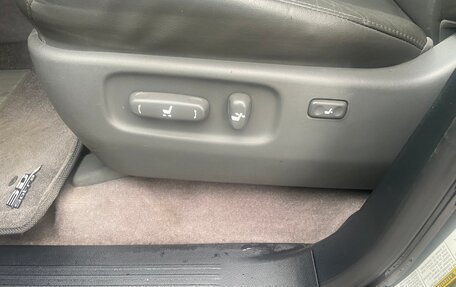 Toyota Land Cruiser 200, 2010 год, 3 100 000 рублей, 19 фотография