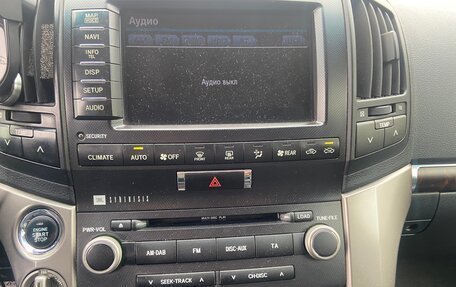 Toyota Land Cruiser 200, 2010 год, 3 100 000 рублей, 25 фотография