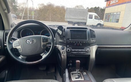 Toyota Land Cruiser 200, 2010 год, 3 100 000 рублей, 21 фотография