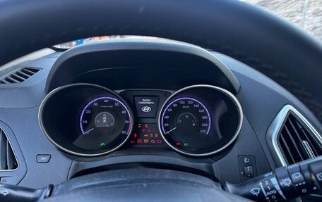 Hyundai ix35 I рестайлинг, 2011 год, 980 000 рублей, 13 фотография