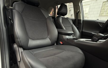 Toyota RAV4, 2021 год, 3 950 000 рублей, 4 фотография