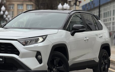 Toyota RAV4, 2021 год, 3 950 000 рублей, 8 фотография