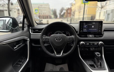 Toyota RAV4, 2021 год, 3 950 000 рублей, 26 фотография