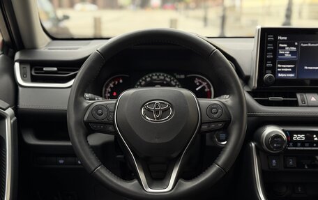 Toyota RAV4, 2021 год, 3 950 000 рублей, 27 фотография