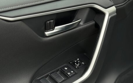 Toyota RAV4, 2021 год, 3 950 000 рублей, 33 фотография