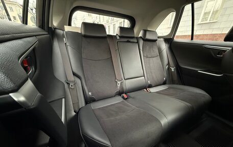 Toyota RAV4, 2021 год, 3 950 000 рублей, 31 фотография