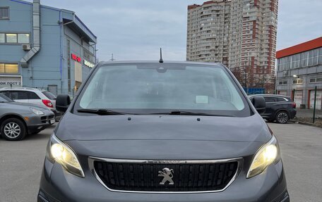 Peugeot Traveller I, 2021 год, 3 450 000 рублей, 4 фотография