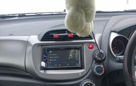 Honda Fit III, 2010 год, 800 000 рублей, 6 фотография