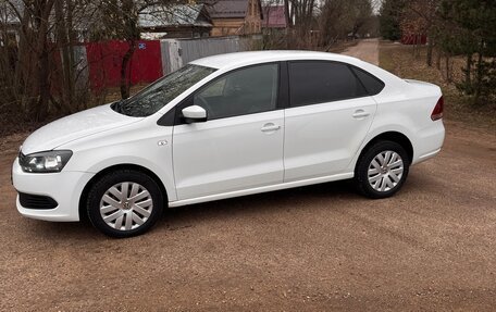 Volkswagen Polo VI (EU Market), 2014 год, 950 000 рублей, 2 фотография