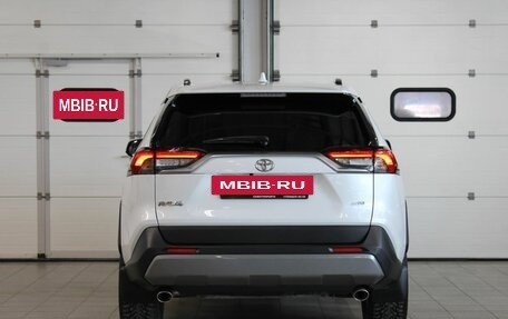 Toyota RAV4, 2021 год, 3 457 000 рублей, 6 фотография