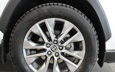 Toyota RAV4, 2021 год, 3 457 000 рублей, 28 фотография