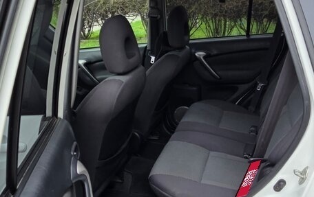 Toyota RAV4, 2004 год, 800 000 рублей, 7 фотография