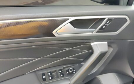 Volkswagen Tiguan II, 2022 год, 2 580 000 рублей, 17 фотография