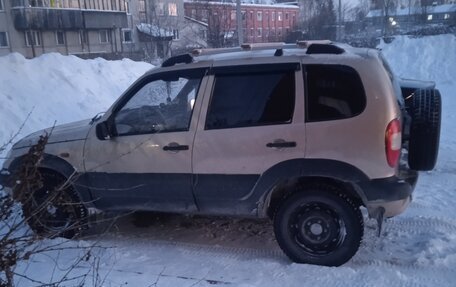 Chevrolet Niva I рестайлинг, 2005 год, 260 000 рублей, 1 фотография