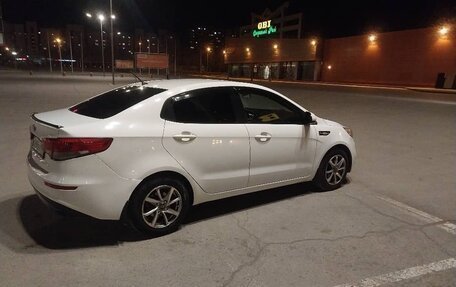 KIA Rio III рестайлинг, 2015 год, 550 000 рублей, 2 фотография