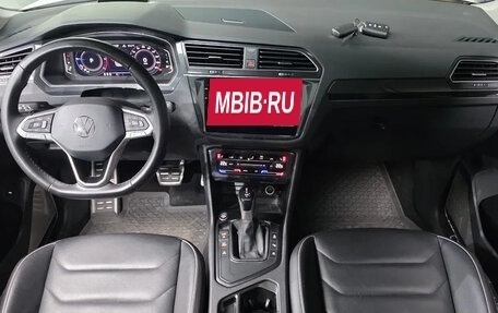 Volkswagen Tiguan II, 2023 год, 3 030 000 рублей, 6 фотография