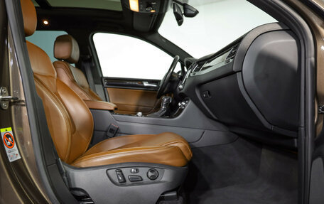 Volkswagen Touareg III, 2014 год, 2 570 999 рублей, 24 фотография