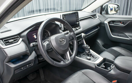 Toyota RAV4, 2020 год, 3 849 000 рублей, 16 фотография