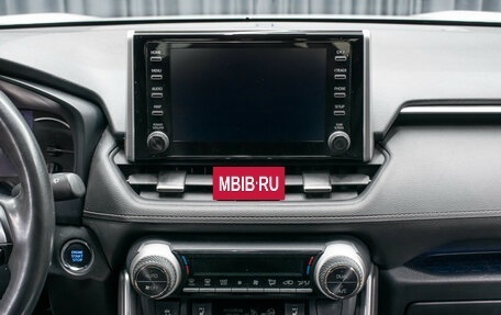 Toyota RAV4, 2020 год, 3 849 000 рублей, 15 фотография