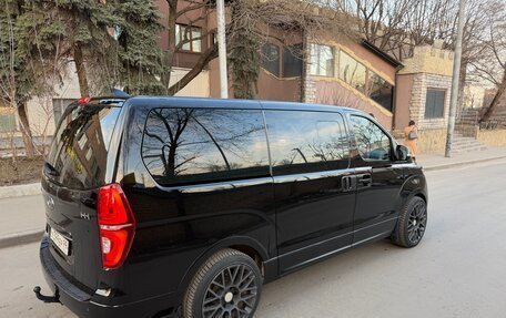 Hyundai H-1 II рестайлинг, 2018 год, 2 900 000 рублей, 8 фотография