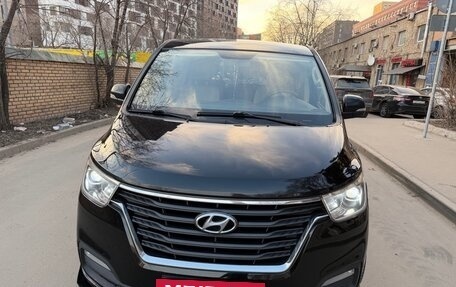 Hyundai H-1 II рестайлинг, 2018 год, 2 900 000 рублей, 4 фотография