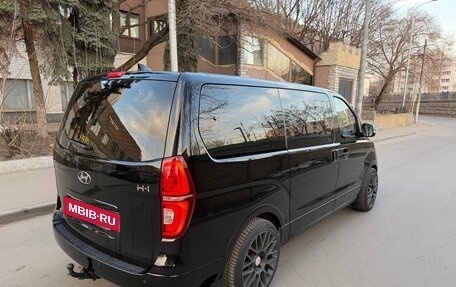 Hyundai H-1 II рестайлинг, 2018 год, 2 900 000 рублей, 9 фотография