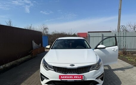 KIA Optima IV, 2019 год, 1 650 000 рублей, 2 фотография