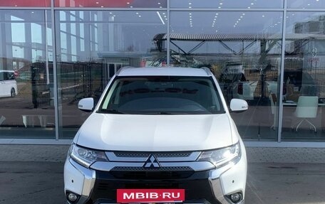 Mitsubishi Outlander III рестайлинг 3, 2021 год, 2 790 000 рублей, 4 фотография
