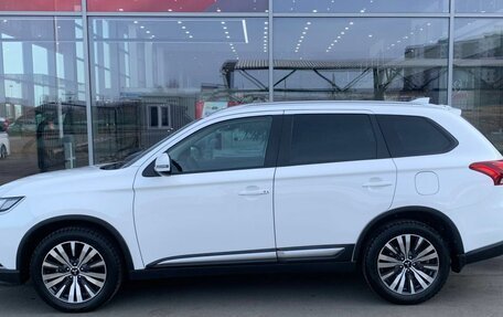 Mitsubishi Outlander III рестайлинг 3, 2021 год, 2 790 000 рублей, 13 фотография