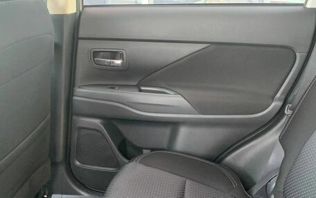 Mitsubishi Outlander III рестайлинг 3, 2021 год, 2 790 000 рублей, 22 фотография