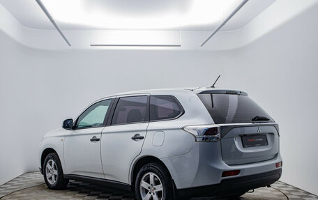 Mitsubishi Outlander III рестайлинг 3, 2014 год, 1 180 000 рублей, 3 фотография