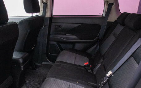 Mitsubishi Outlander III рестайлинг 3, 2014 год, 1 180 000 рублей, 11 фотография