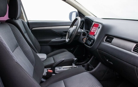 Mitsubishi Outlander III рестайлинг 3, 2014 год, 1 180 000 рублей, 9 фотография