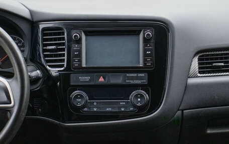 Mitsubishi Outlander III рестайлинг 3, 2014 год, 1 180 000 рублей, 14 фотография