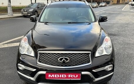 Infiniti QX50 I рестайлинг, 2015 год, 2 000 000 рублей, 1 фотография
