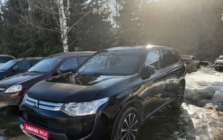Mitsubishi Outlander III рестайлинг 3, 2014 год, 1 550 000 рублей, 1 фотография