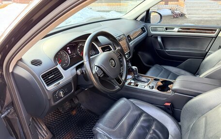Volkswagen Touareg III, 2011 год, 1 720 000 рублей, 6 фотография