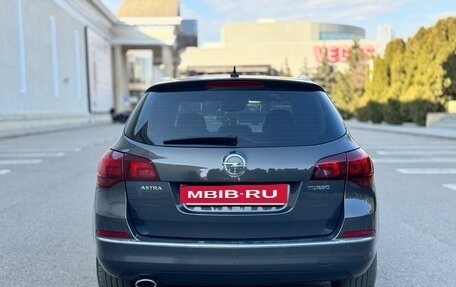 Opel Astra J, 2013 год, 1 250 000 рублей, 5 фотография