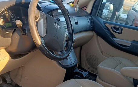 Hyundai Grand Starex Grand Starex I рестайлинг 2, 2010 год, 950 000 рублей, 5 фотография