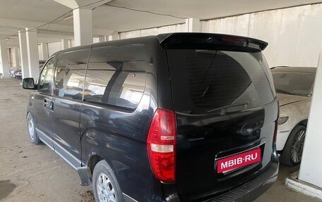 Hyundai Grand Starex Grand Starex I рестайлинг 2, 2010 год, 950 000 рублей, 3 фотография