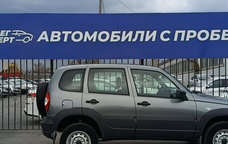 Chevrolet Niva I рестайлинг, 2018 год, 755 000 рублей, 10 фотография