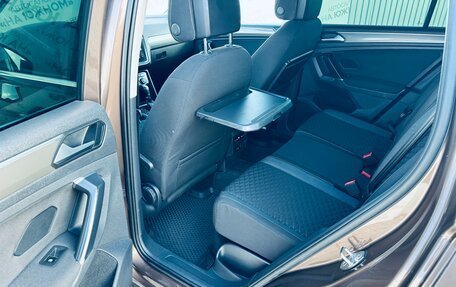 Volkswagen Tiguan II, 2018 год, 2 530 000 рублей, 13 фотография