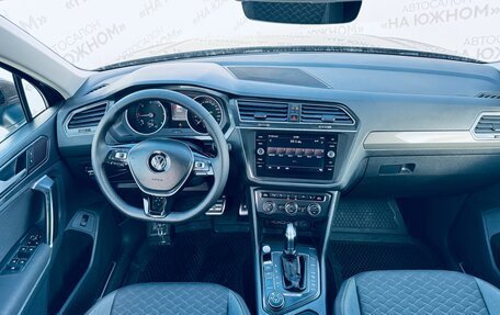 Volkswagen Tiguan II, 2018 год, 2 530 000 рублей, 15 фотография