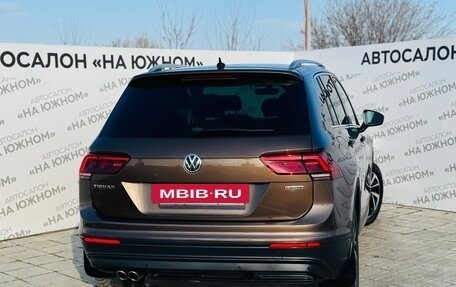 Volkswagen Tiguan II, 2018 год, 2 530 000 рублей, 12 фотография