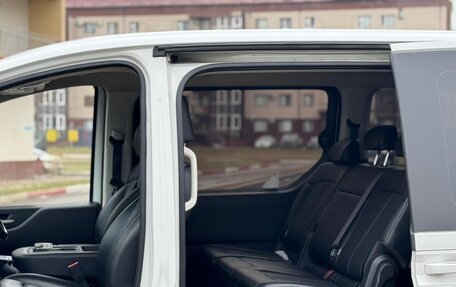 Hyundai Staria, 2021 год, 3 400 000 рублей, 7 фотография