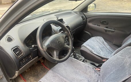 Mitsubishi Carisma I, 2003 год, 175 000 рублей, 7 фотография