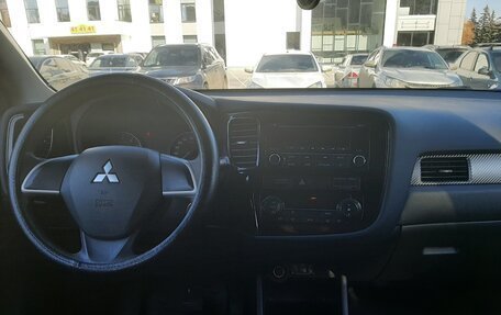 Mitsubishi Outlander III рестайлинг 3, 2014 год, 1 550 000 рублей, 9 фотография